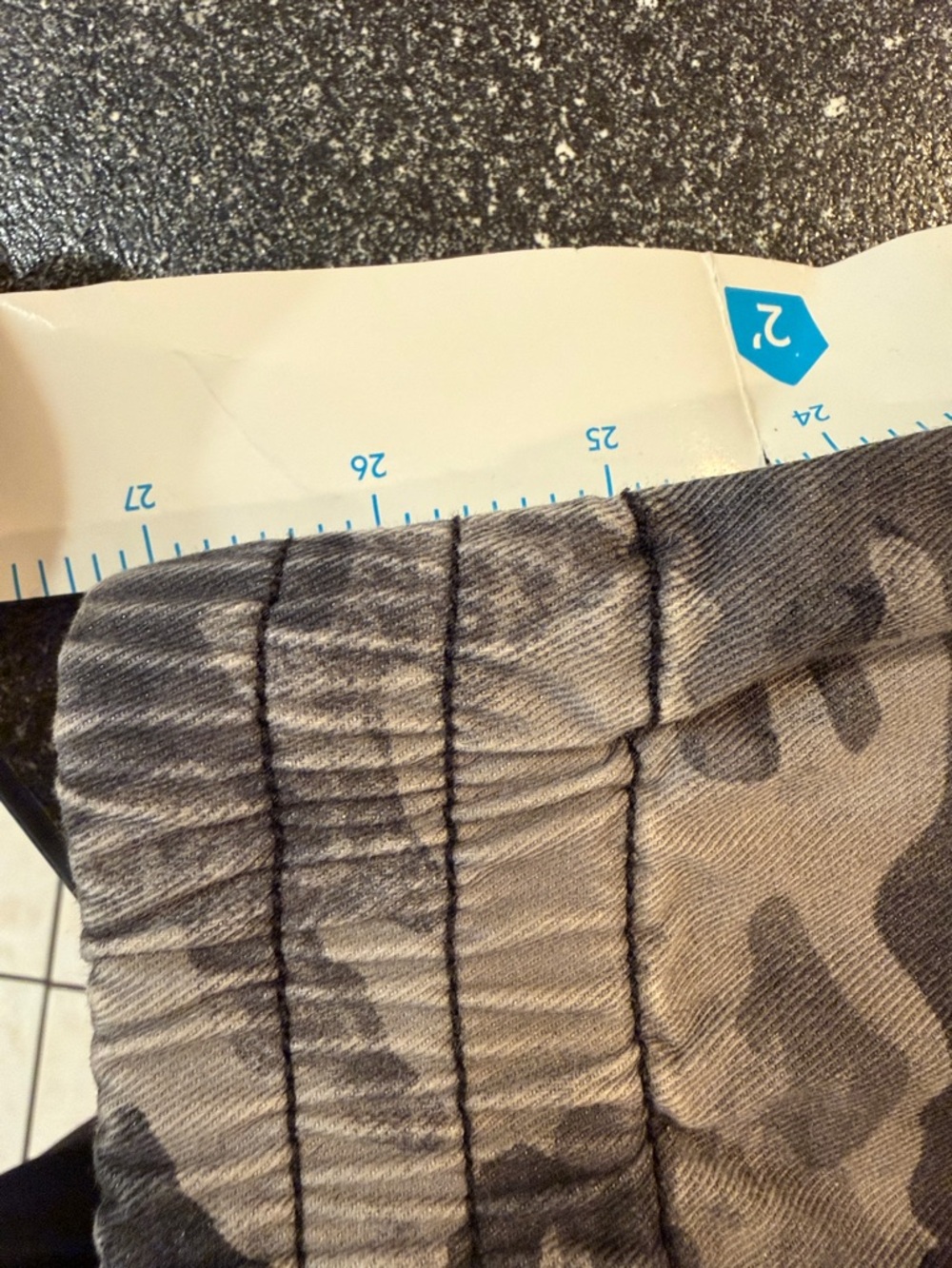 Women’s SPANX Black and Gray Camo Elastic Waistband Joggers - size Medium - Picture 7 of 7